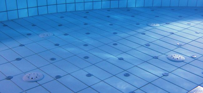 piscinas-cantabria-reparacion-de-azulejos-y-rejunteo